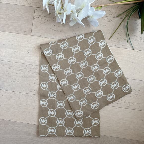 MICHAEL KORS Jet Set Logo Muffler Reversible Scarf Tan White - Picture 1 of 5